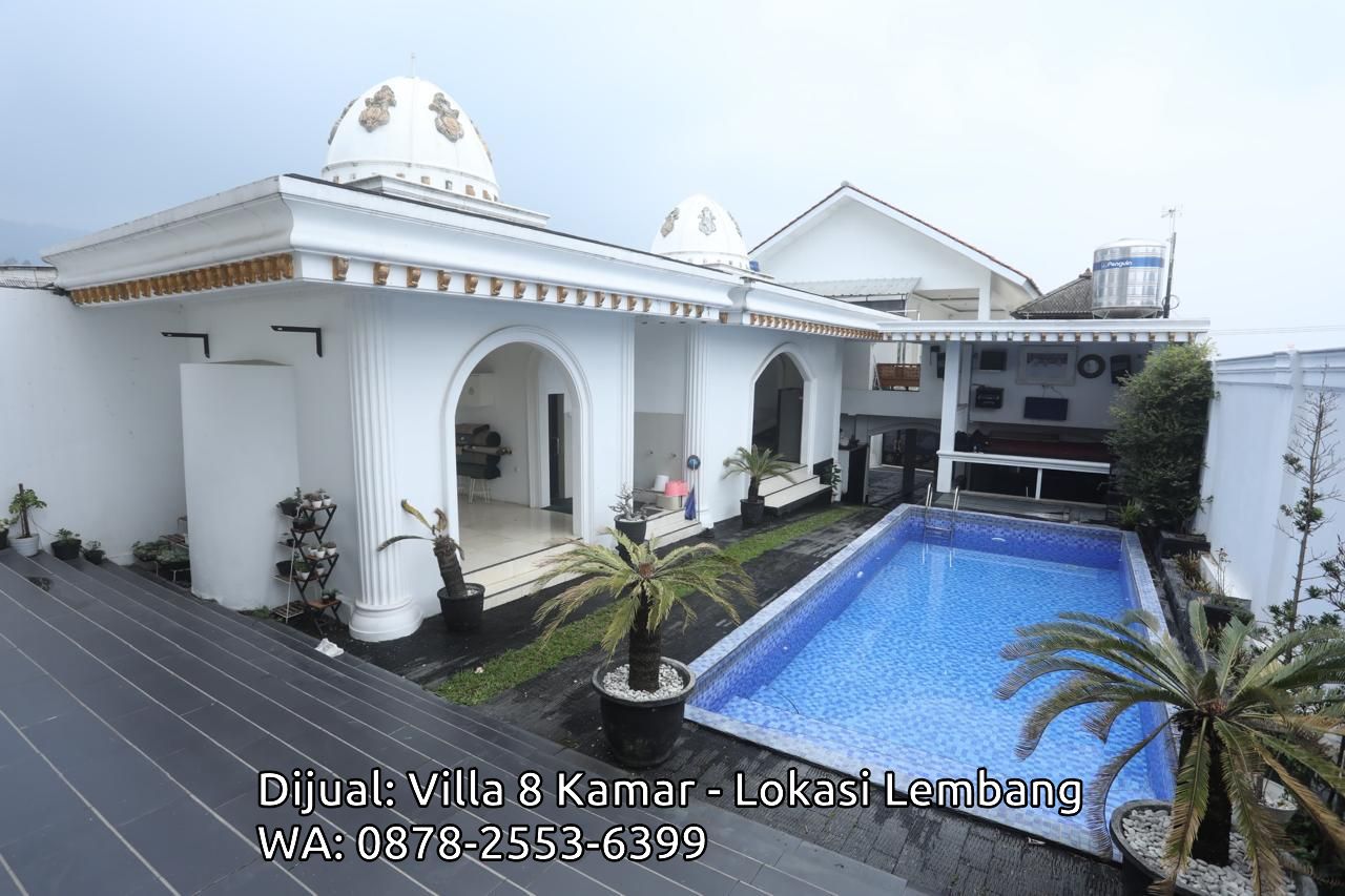 Kolam renang pribadi villa mewah Lembang