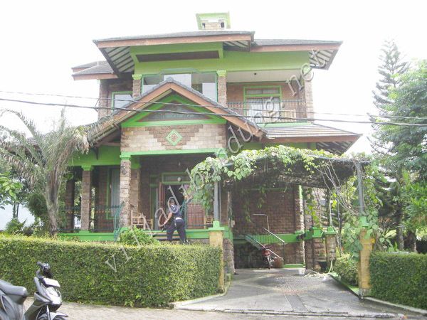 Villa Istana Bunga C1 (Hijau) 5 Kamar Lembang: Pilihan Tepat untuk Liburan Keluarga