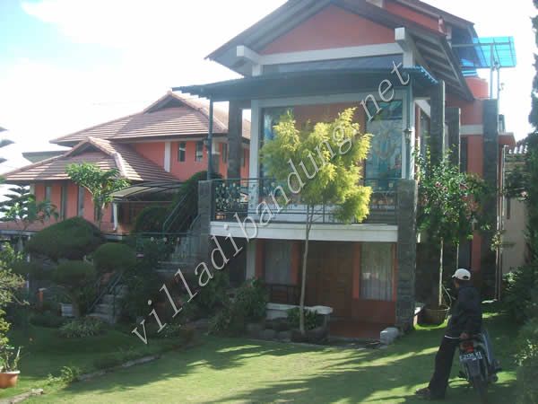 Villa Nirwana 2 Istana Bunga Lembang: Villa 2-4 Kamar Terbaik