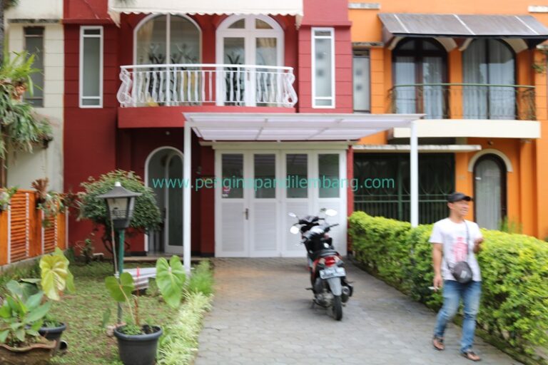 Villa Plamboyan Istana Bunga 2 Kamar: Penginapan Keluarga di Lembang