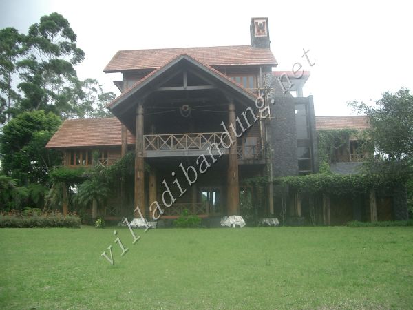 Villa Wanadri Lembang: Sewa Villa 6 Kamar untuk Rombongan & Acara