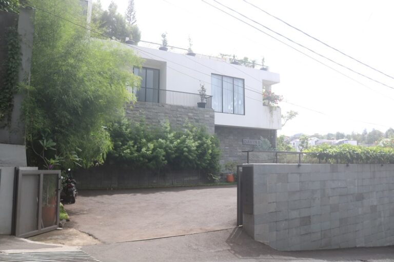 Sewa Villa Davina Bandung 12 Kamar Private Pool Super Mewah