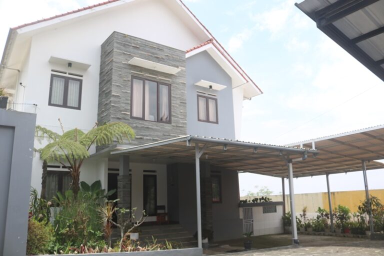 Villa Herry Nyampay Lembang 5 Kamar Private Pool Terbaik