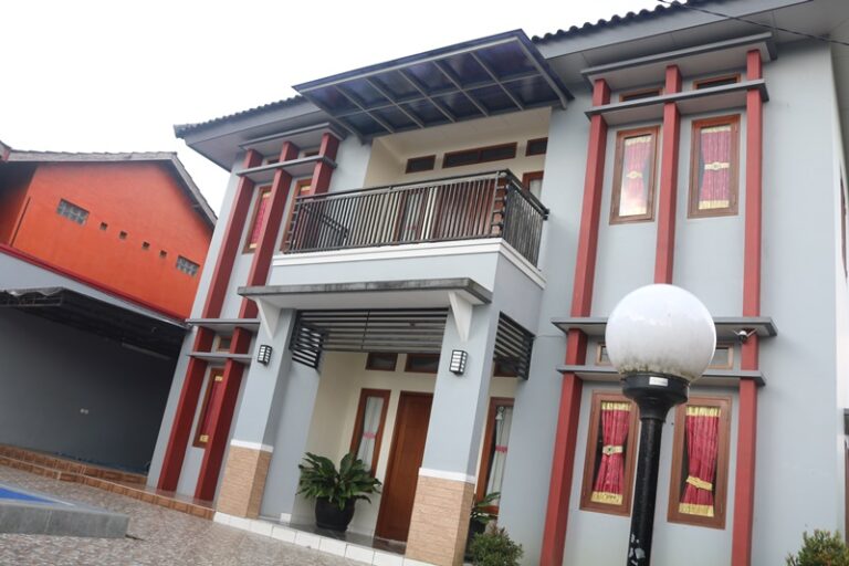 Villa Rasberry Lembang 6 Kamar Private Pool Terbaik