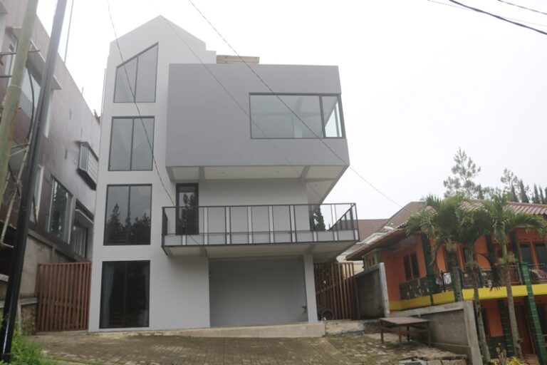 Villa Cemara Bandung 5 Kamar Private Pool Mewah di Utara