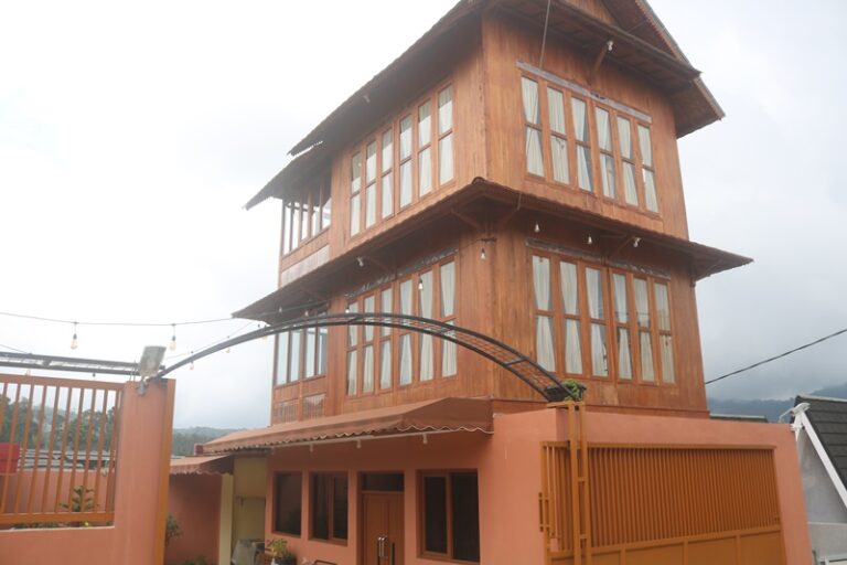 Villa Lourdes Cikole 2 Kamar Private Pool Liburan Tenang Lembang