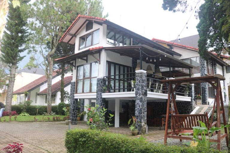 Villa D’waterfall Bandung 5 Kamar Kolam Renang Pribadi Eksklusif