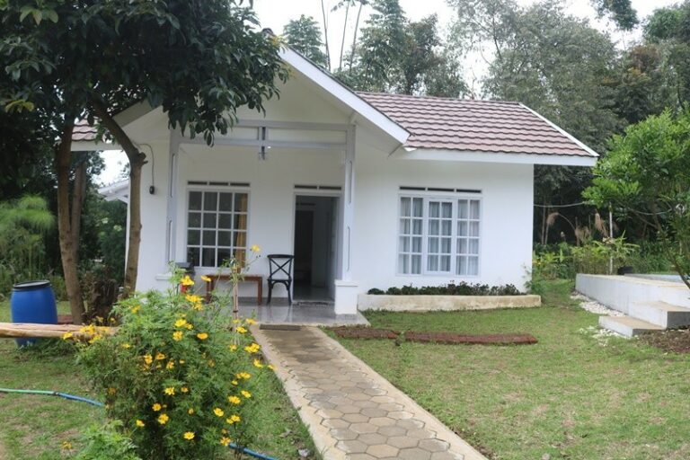 Villa Filia Lembang 4 Kamar Private Pool Tempat Liburan Keluarga Impian