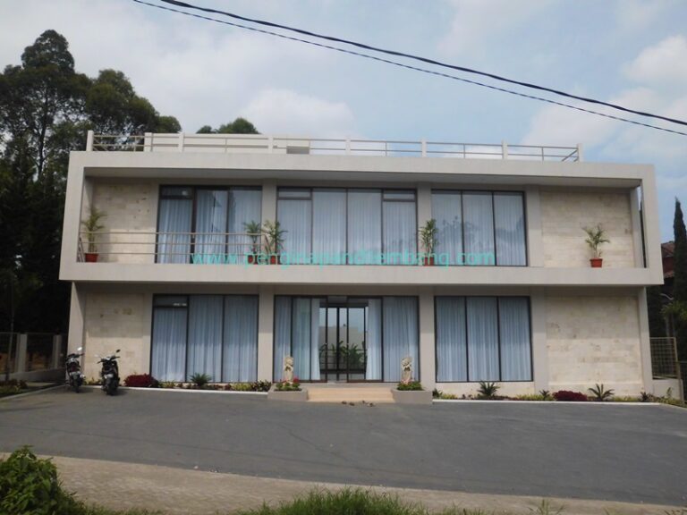 Villa Sky View Lembang 8 Kamar Istana Bunga Kolam Renang Pribadi