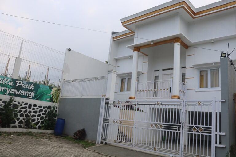 Villa White Karyawangi Lembang 5 Kamar Private Pool Terbaik