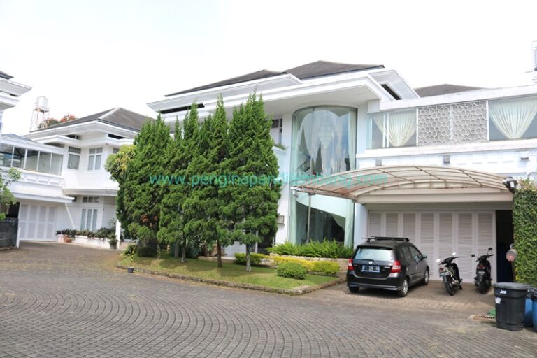 Villa Nove Bandung 7 Kamar Private Pool Kapasitas Besar