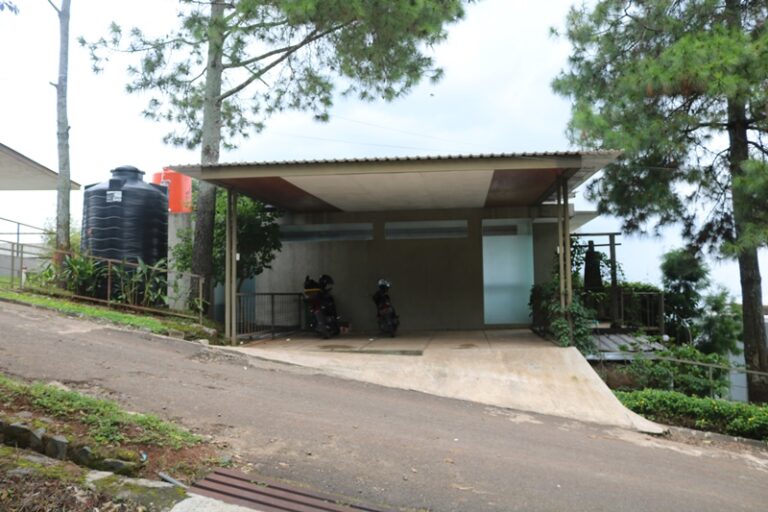 Villa Zahra C8 Dago Pakar 4 Kamar Kolam Renang Pribadi Mewah