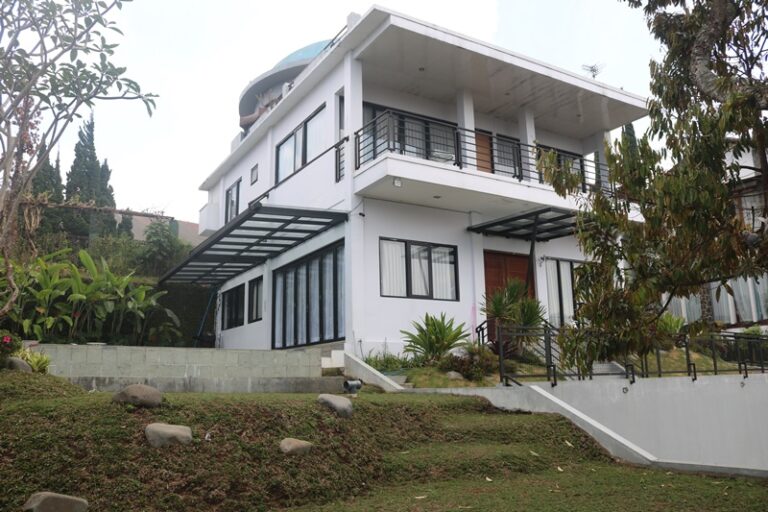 Villa Kinon Bandung 4 Kamar Kolam Renang Pribadi Terbaik