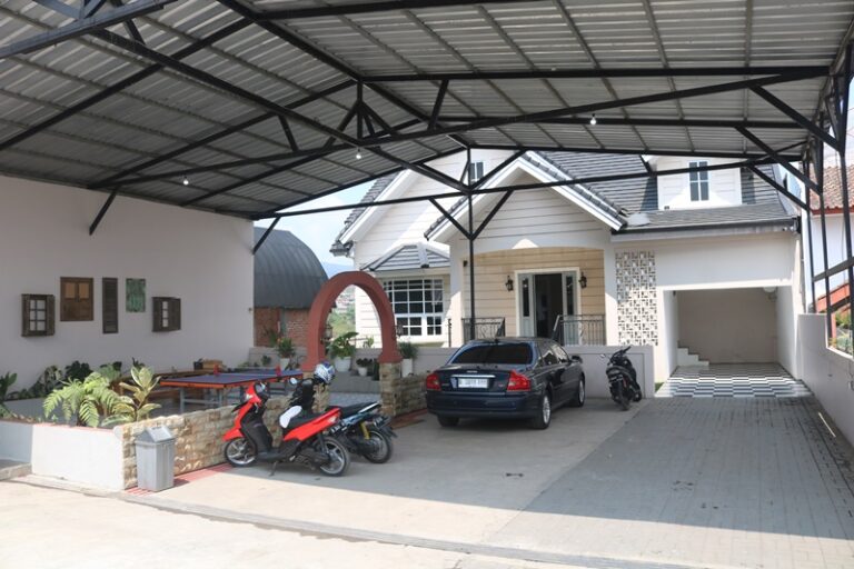 Villa Backyard Lembang 4 Kamar Private Pool Liburan Mewah