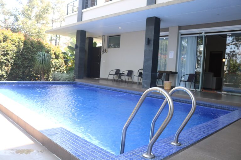 Villa Palm 9 Kamar Private Pool Lembang Penginapan Mewah Fasilitas Lengkap