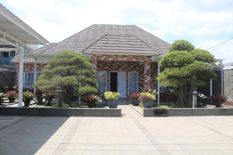 Villa Lembang Private Pool Air Hangat 5 Kamar Cikidang Liburan Luar Biasa