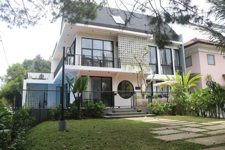 Villa Oma Keiko Triniti Kampung Daun 4 Kamar dengan Kolam Renang Pribadi Eksklusif