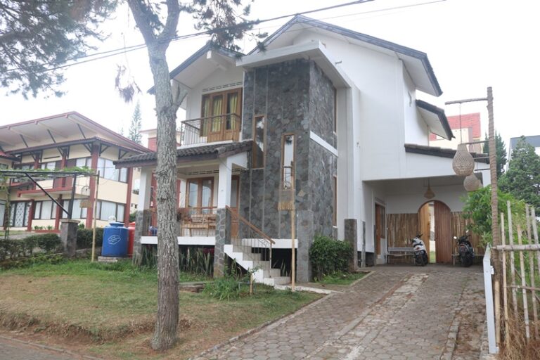 Villa Sunset 3 Kamar Kolam Renang Pribadi Bandung