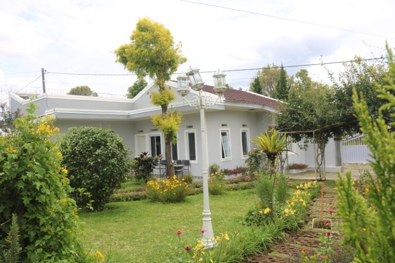 Villa Verbena Bandung 5 Kamar Kolam Renang Pribadi Mewah